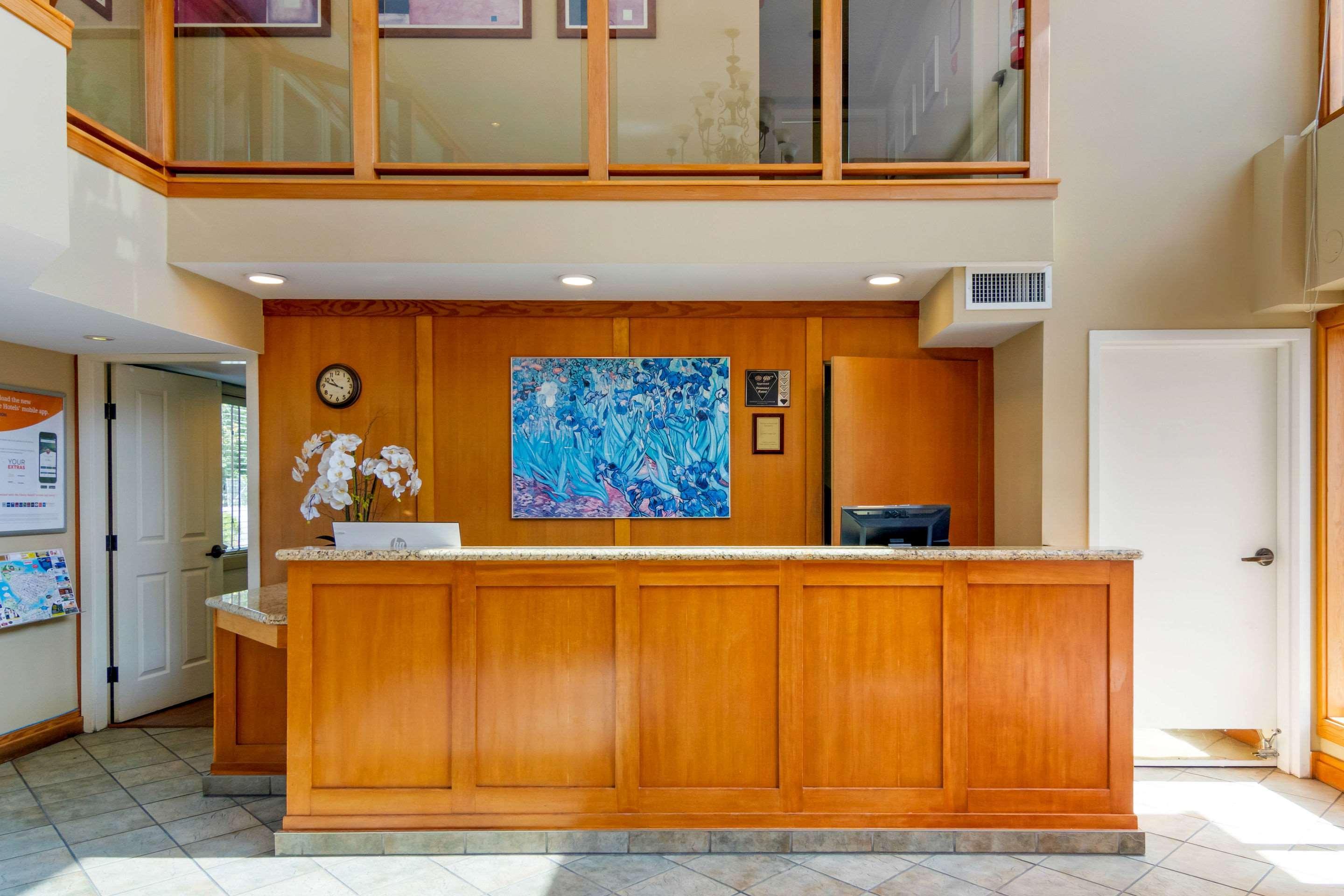 Econo Lodge Inn & Suites West Vancouver Dış mekan fotoğraf