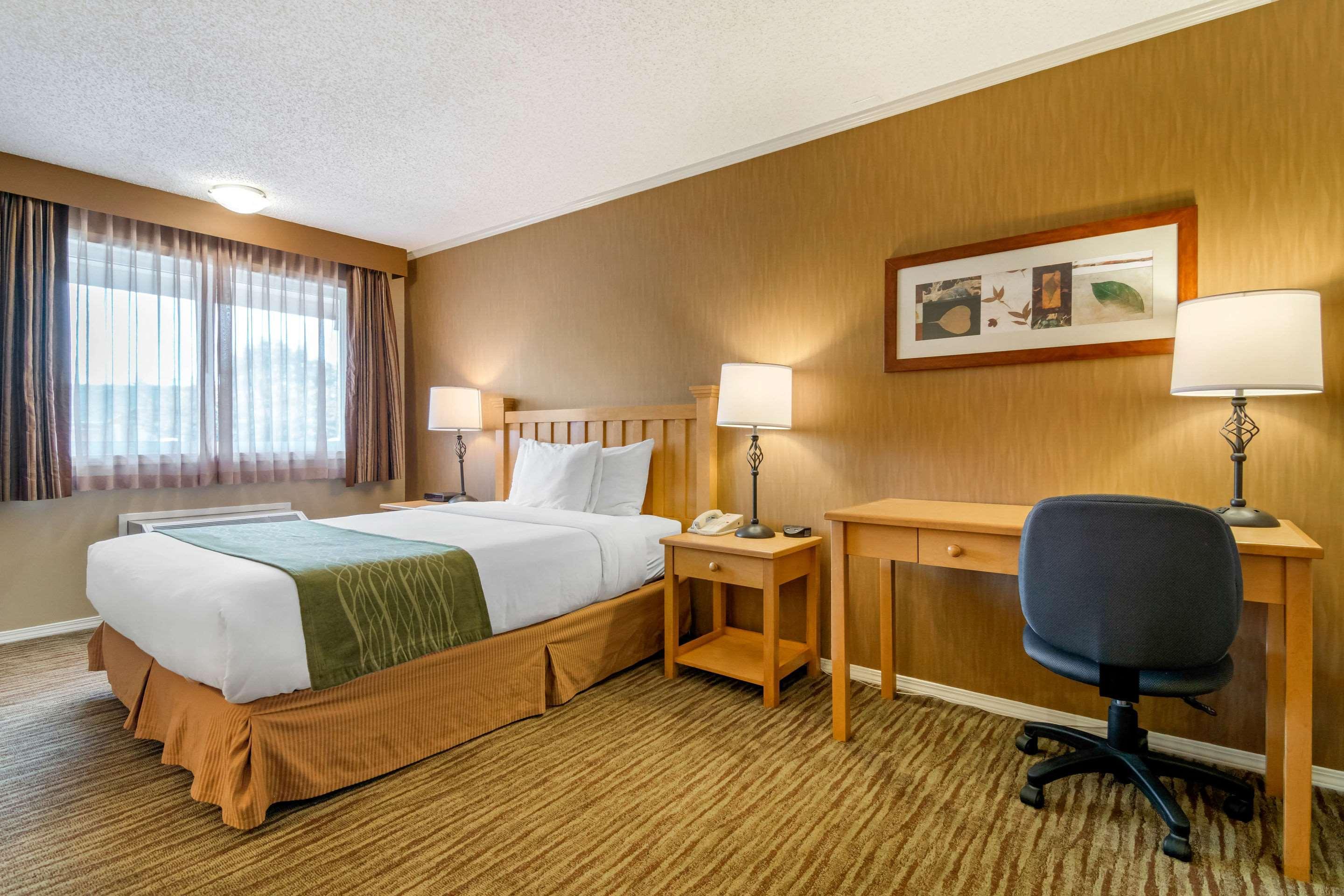 Econo Lodge Inn & Suites West Vancouver Dış mekan fotoğraf
