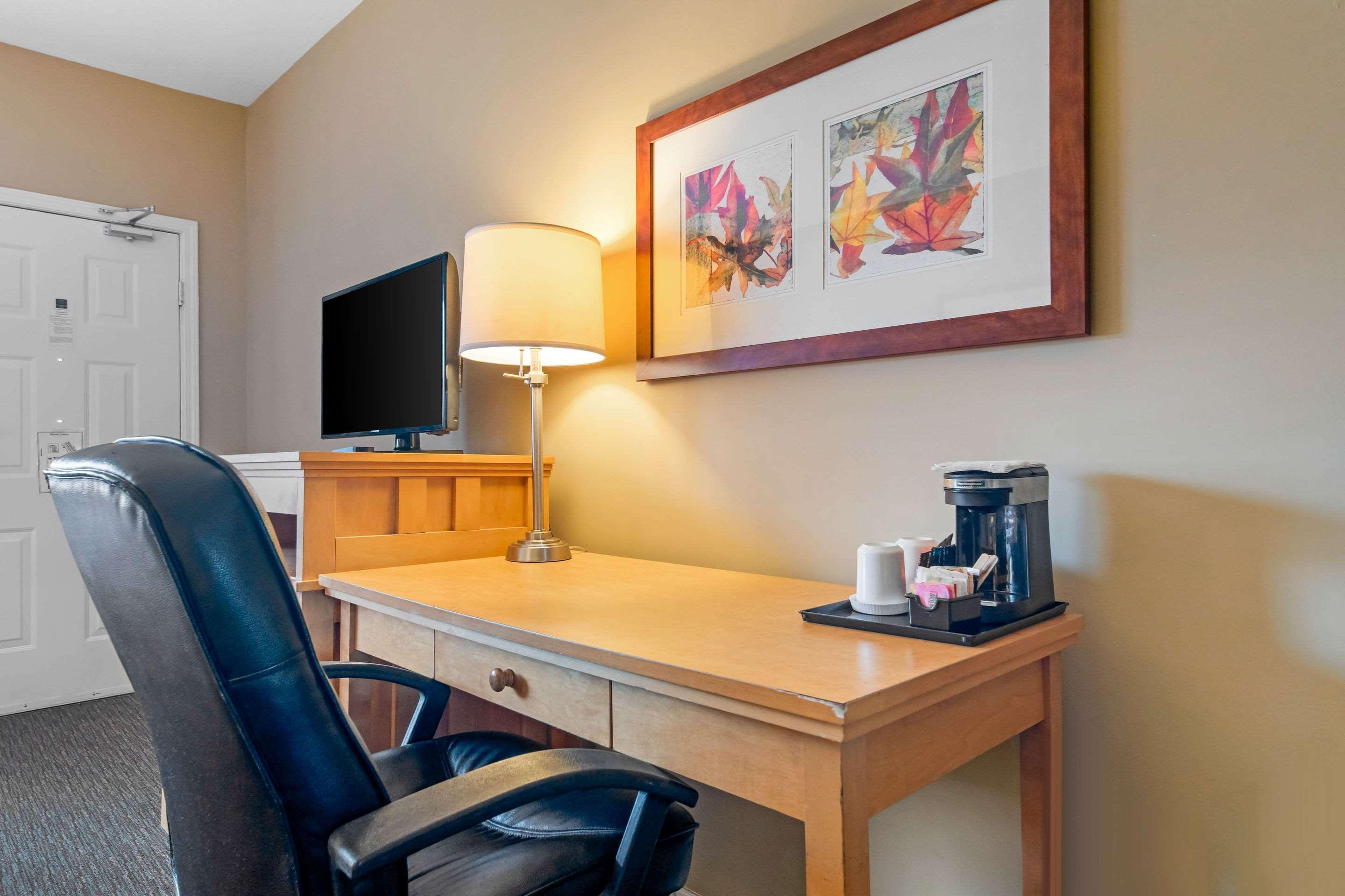 Econo Lodge Inn & Suites West Vancouver Dış mekan fotoğraf