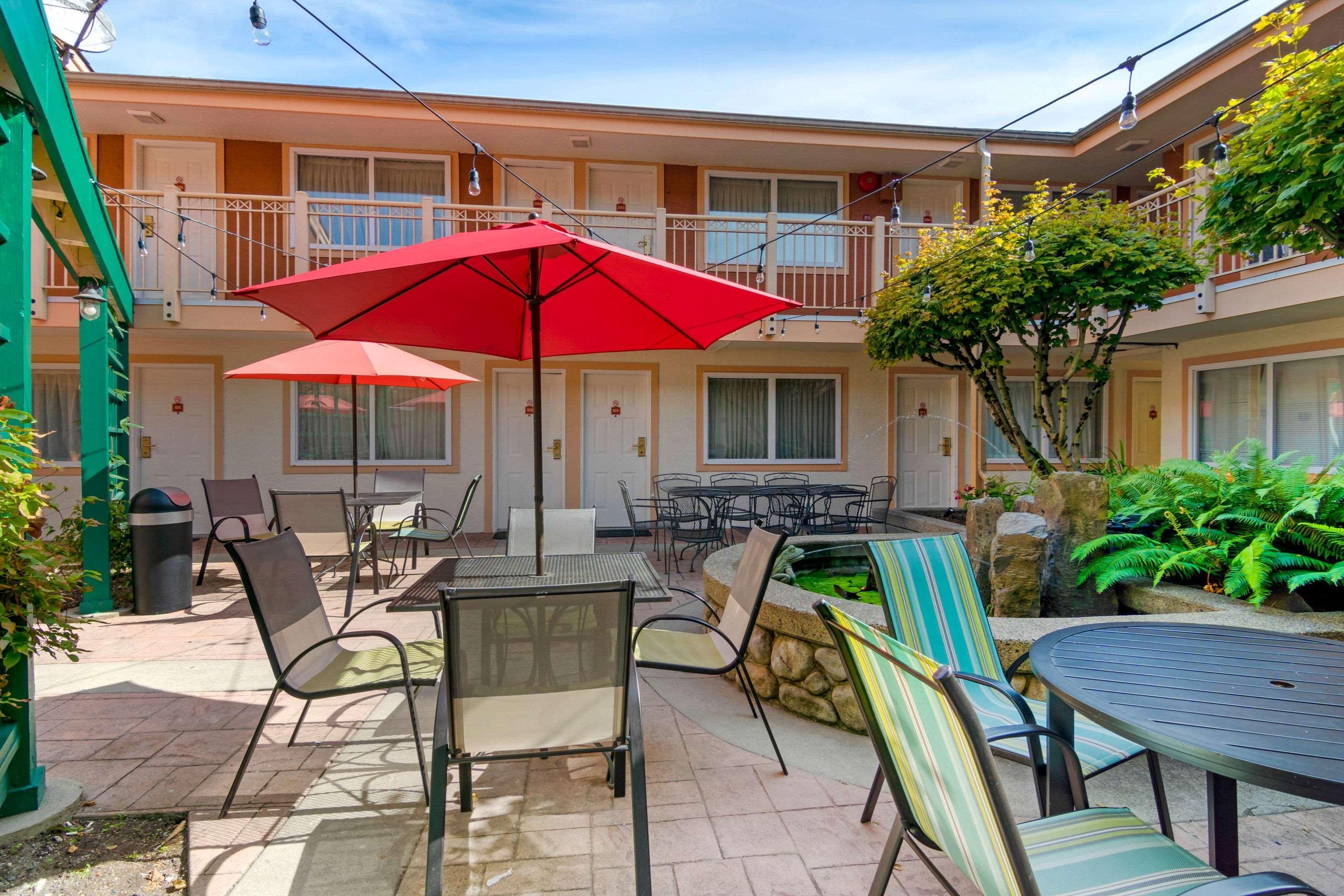 Econo Lodge Inn & Suites West Vancouver Dış mekan fotoğraf