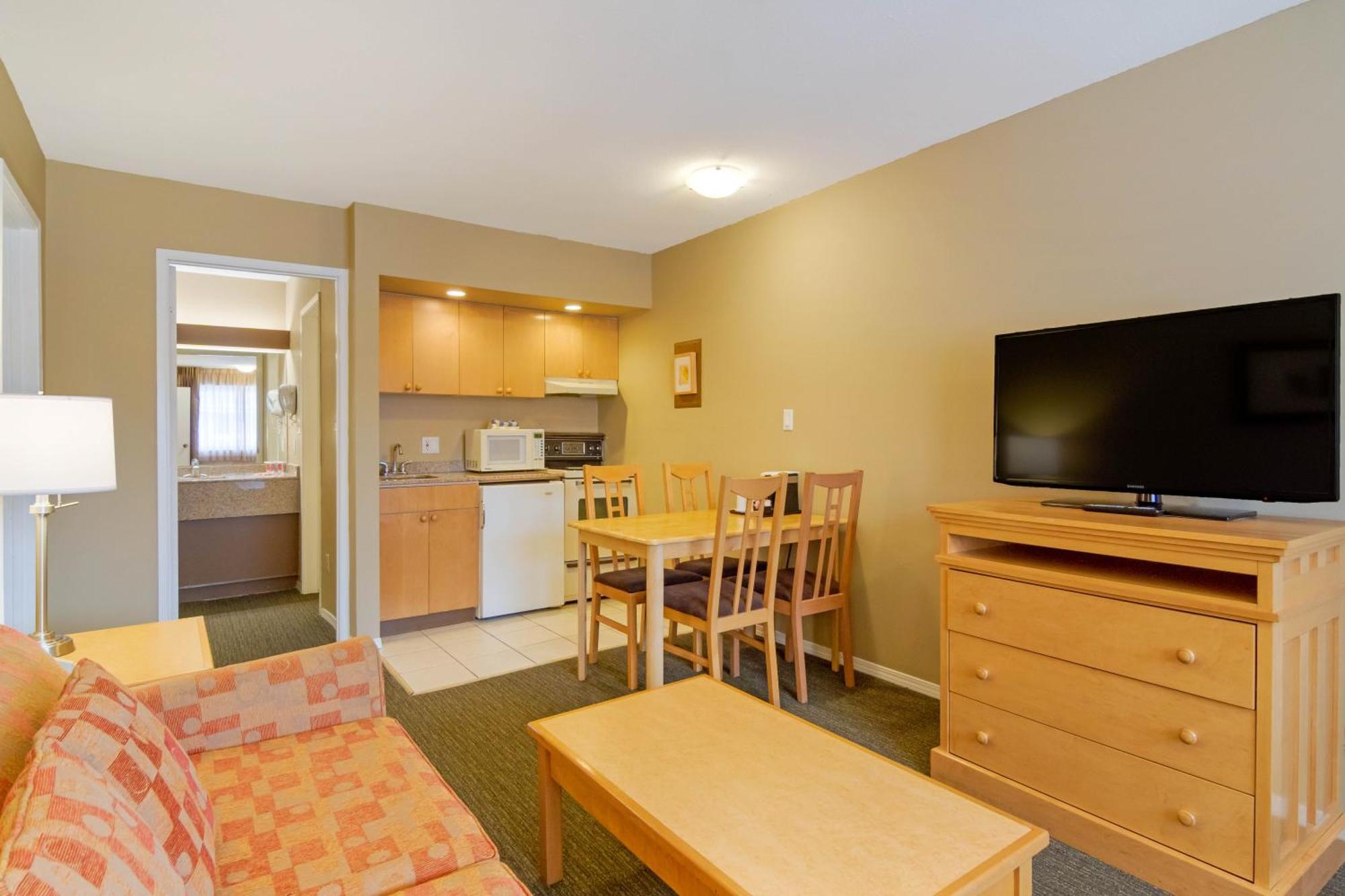 Econo Lodge Inn & Suites West Vancouver Dış mekan fotoğraf