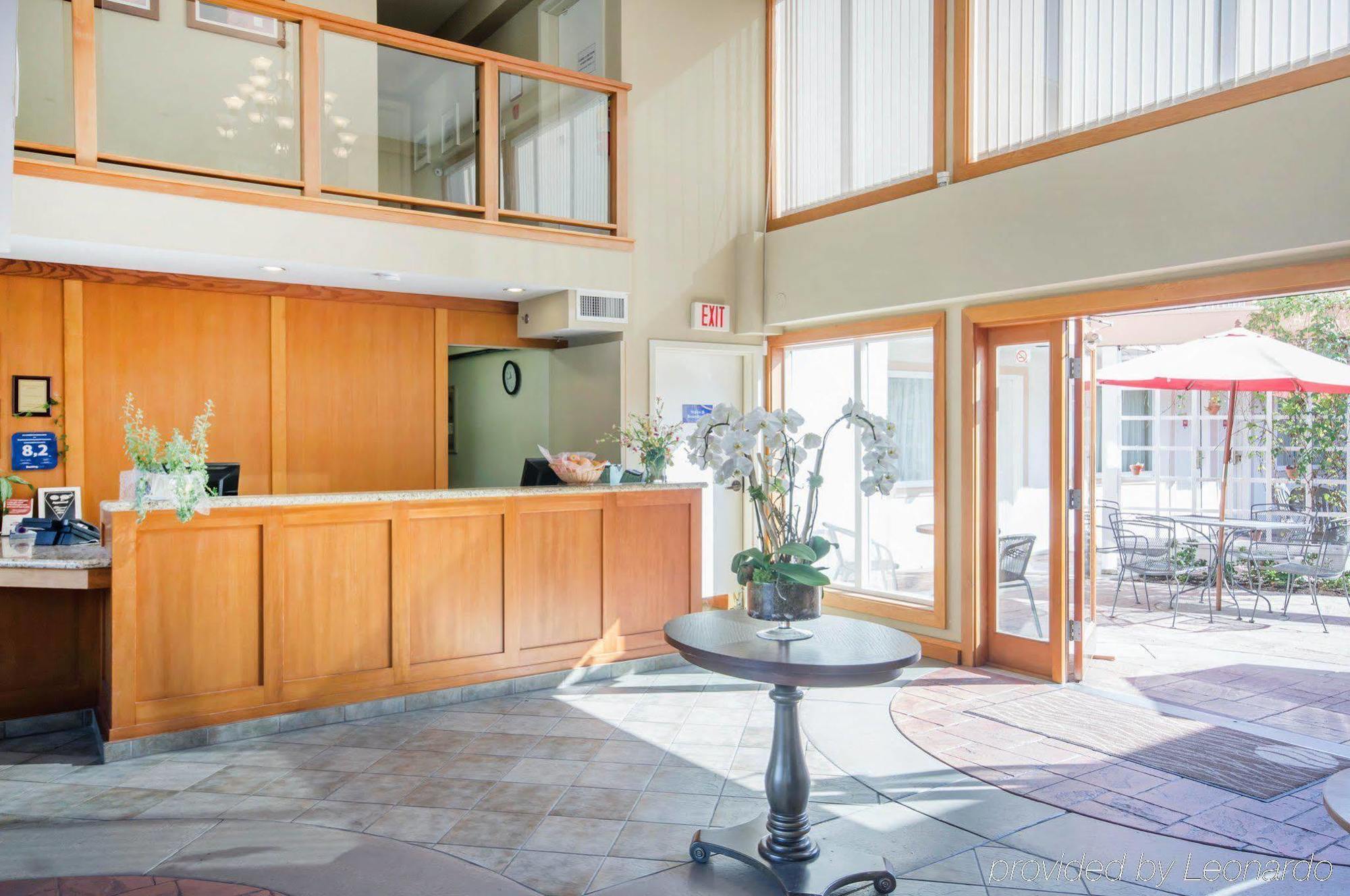 Econo Lodge Inn & Suites West Vancouver Dış mekan fotoğraf