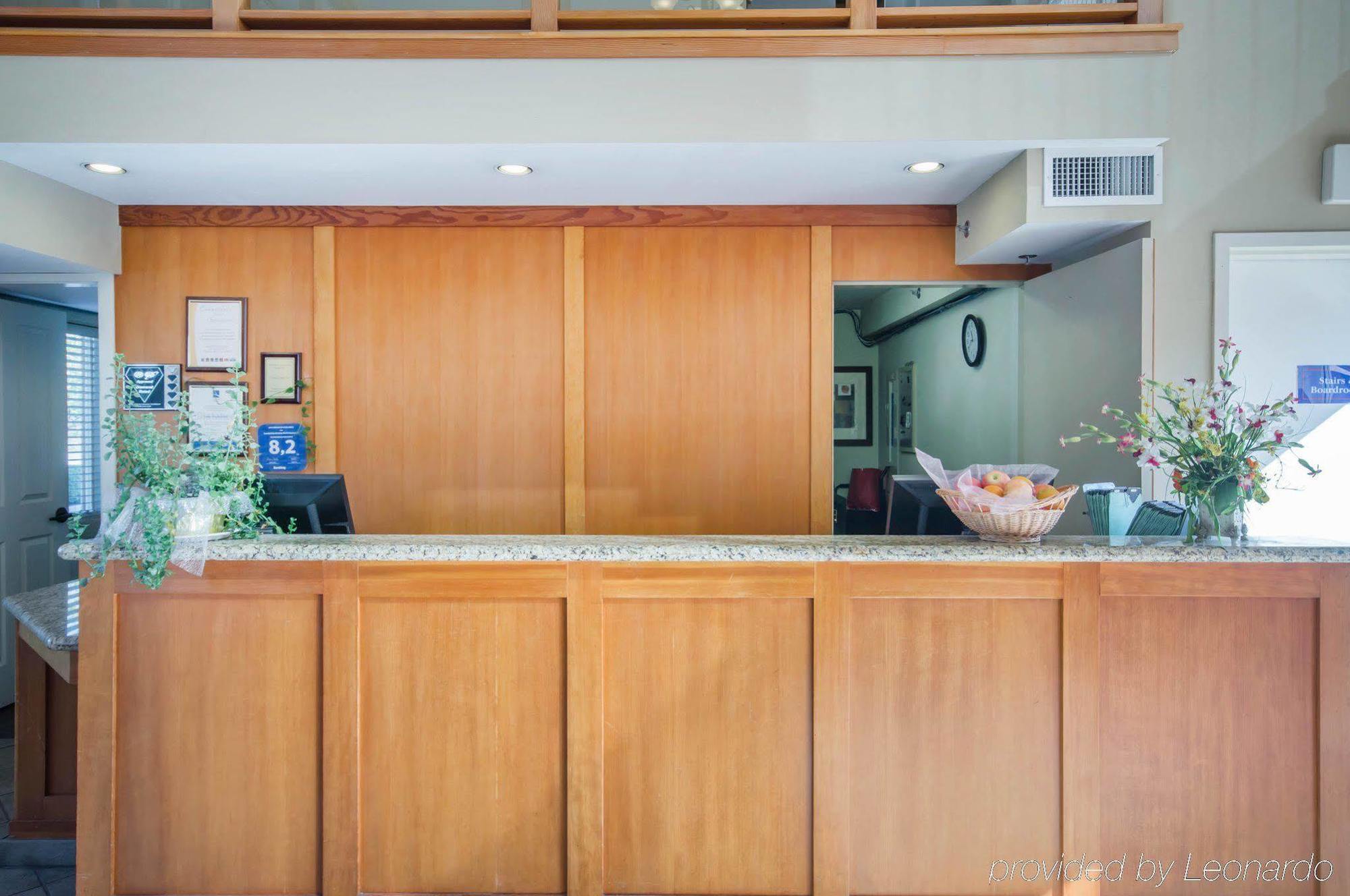 Econo Lodge Inn & Suites West Vancouver Dış mekan fotoğraf