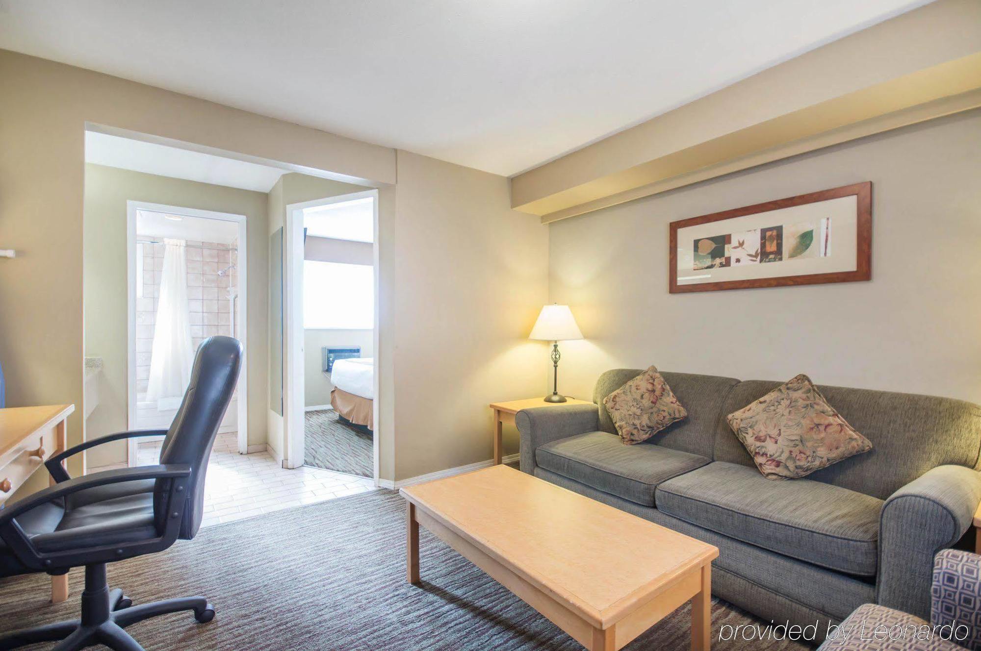 Econo Lodge Inn & Suites West Vancouver Dış mekan fotoğraf